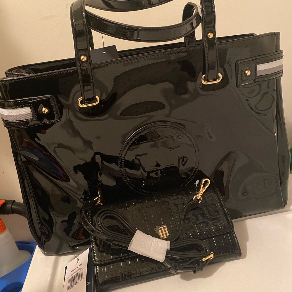 New Tommy Hilfiger Patent Medium Tote/ Wallet